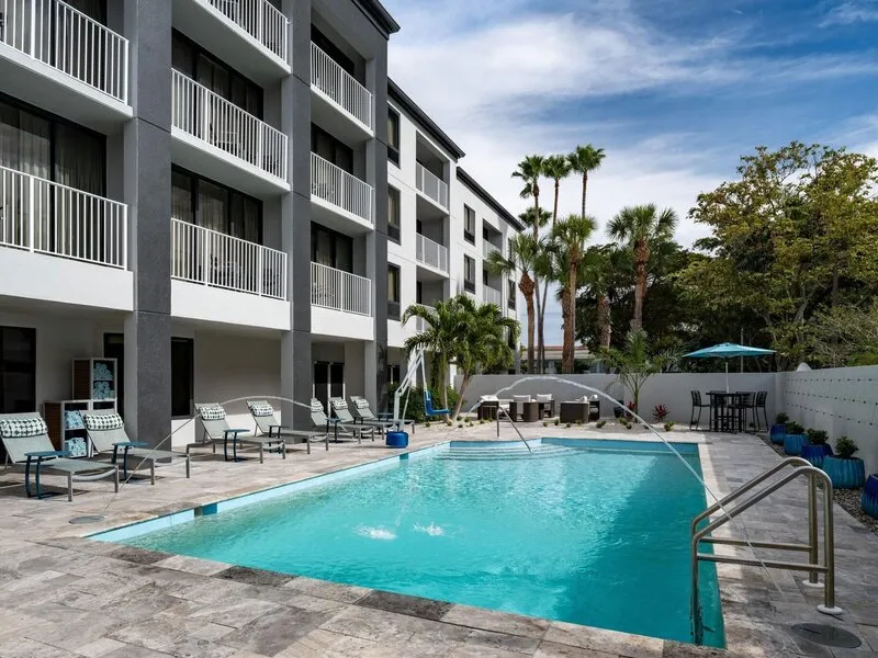 Courtyard Naples · Anbieterbild von TUI