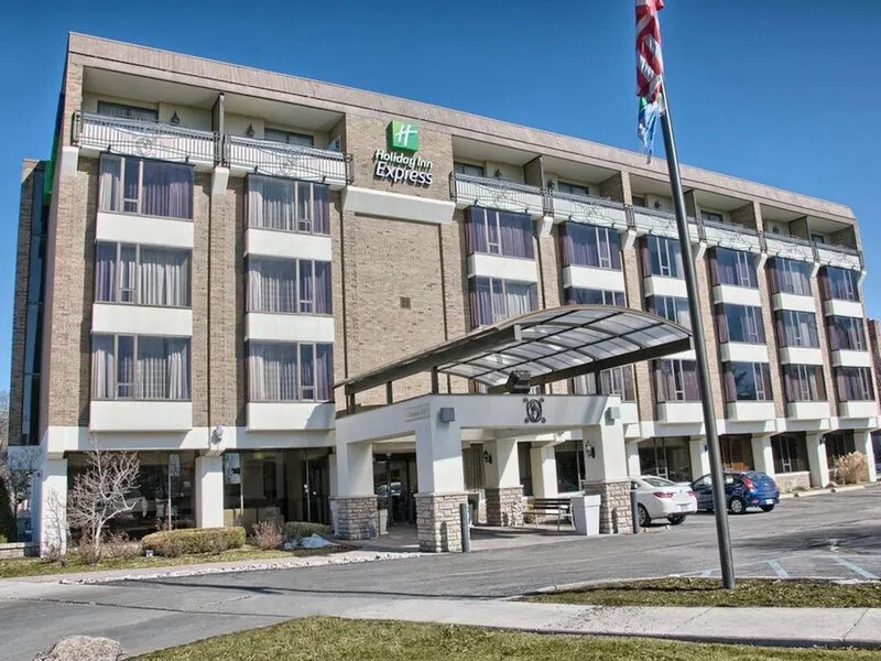 Holiday Inn Express Detroit-Birmingham · Anbieterbild von TUI