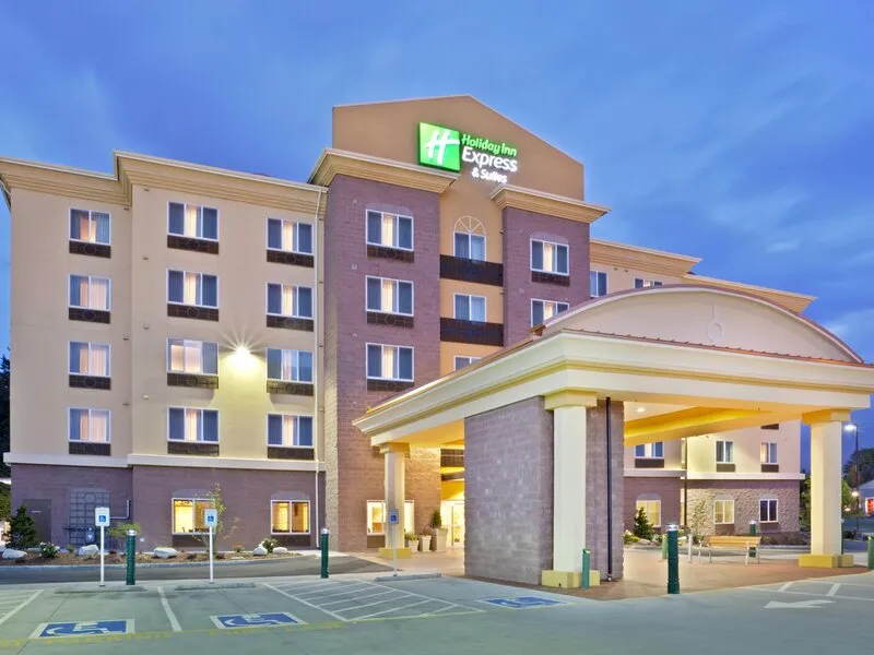 Holiday Inn Express & Suites Lynnwood · Anbieterbild von TUI