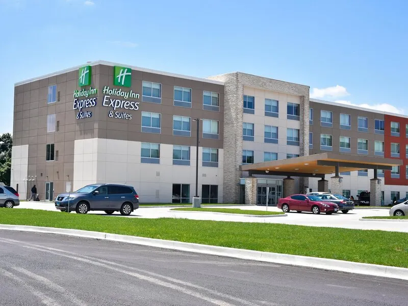 Holiday Inn Express & Suites Bensenville - O'Hare · Anbieterbild von TUI