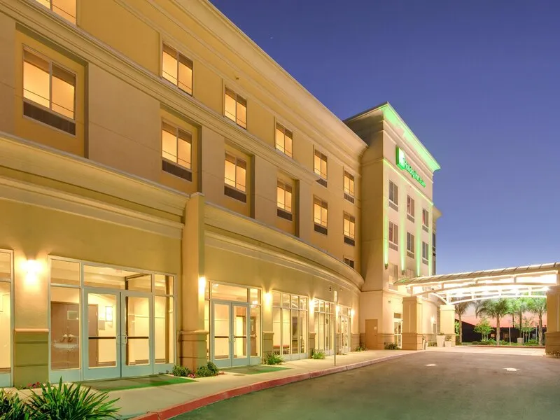 Holiday Inn Hotel & Suites Bakersfield North · Anbieterbild von TUI