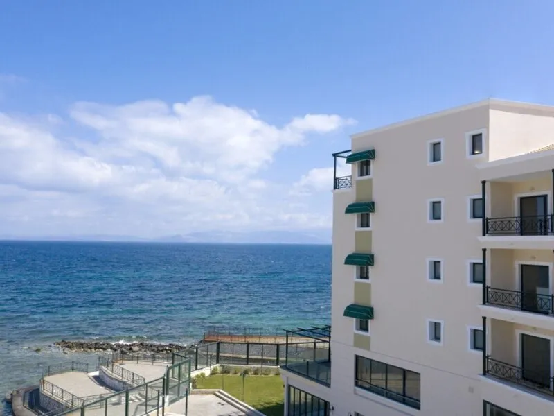 Ramada by Wyndham, Athens Club Attica Riviera · Anbieterbild von TUI