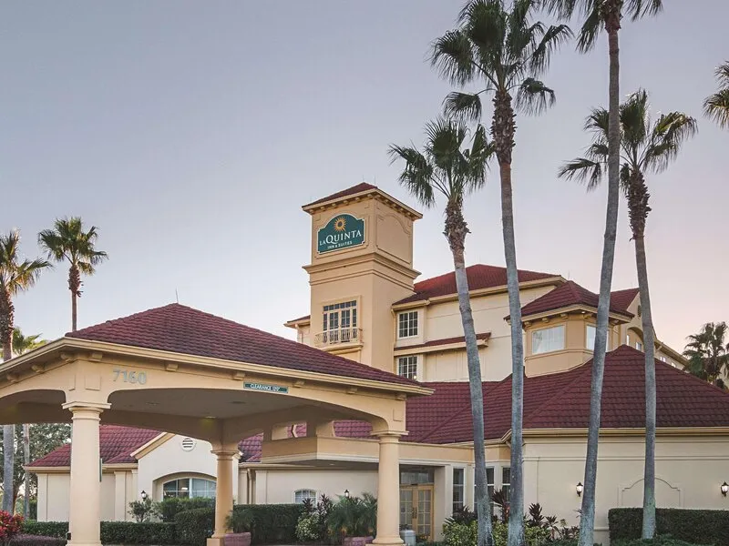 La Quinta Inn & Suites by Wyndham Orlando Airport North · Anbieterbild von TUI