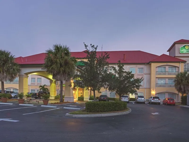 La Quinta Inn & Suites by Wyndham Fort Myers Airport · Anbieterbild von TUI