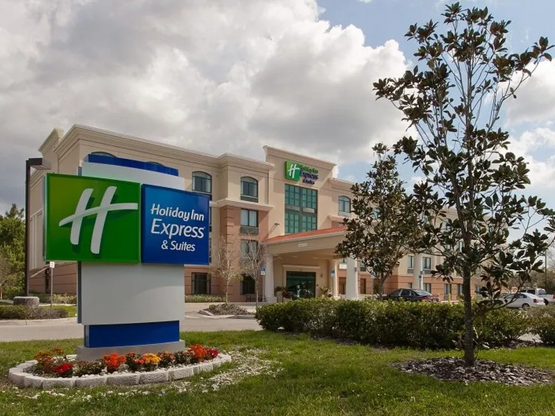 Holiday Inn Express and Suites Bradenton East Lake · Anbieterbild von TUI