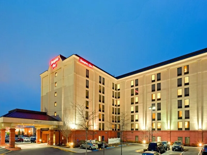 Hampton Inn Boston-Logan Airport · Anbieterbild von TUI