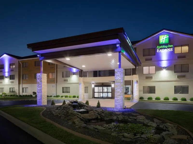 Holiday Inn Express Louisville I-265 East · Anbieterbild von TUI