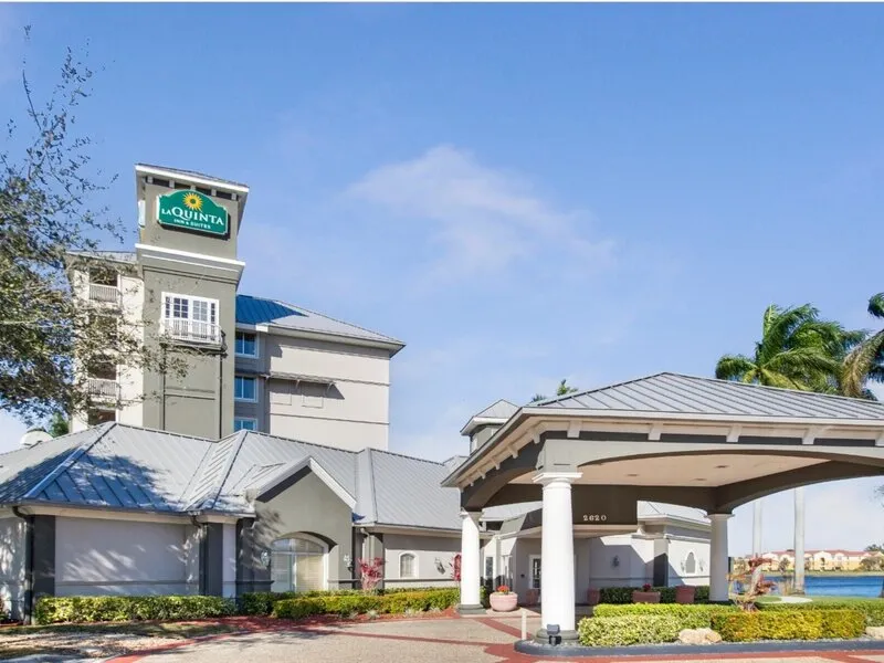 La Quinta Inn & Suites by Wyndham Ft. Lauderdale Airport · Anbieterbild von TUI