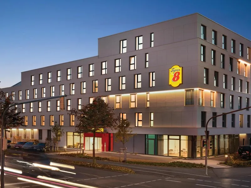 Super 8 by Wyndham Augsburg · Anbieterbild von TUI