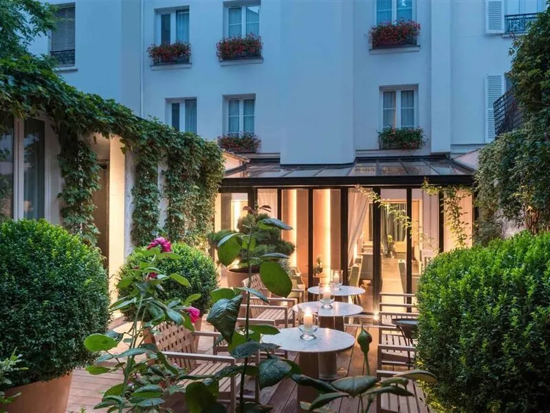 Le Belgrand Hotel Paris Champs Elysees, Tapestry Collection by Hilton · Anbieterbild von TUI
