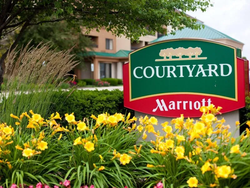 Courtyard Chicago St. Charles · Anbieterbild von TUI