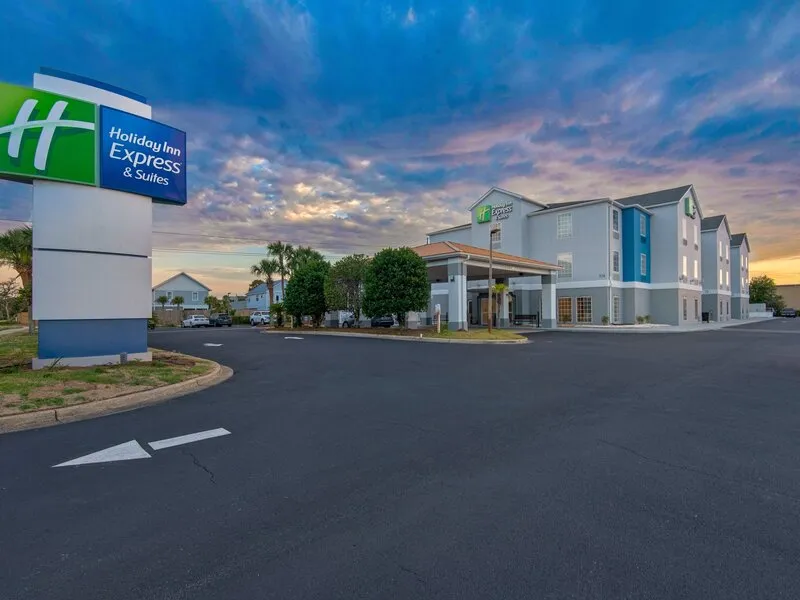 Holiday Inn Express Hotel & Suites Destin (Mid Bay Bridge) · Anbieterbild von TUI