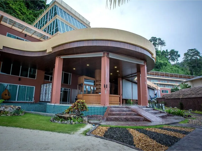 Phi Phi Cliff Beach Resort · Anbieterbild von TUI