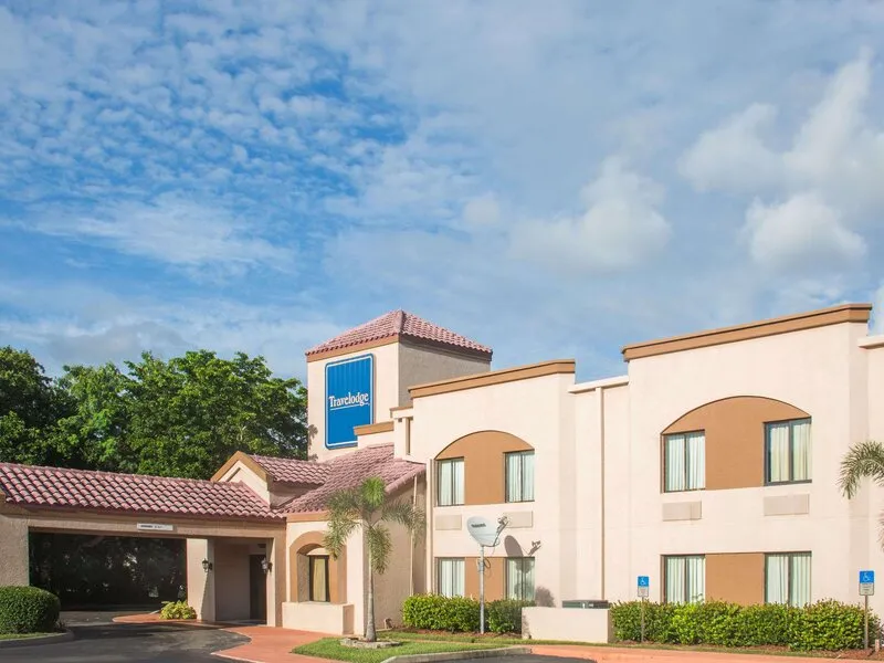 Travelodge by Wyndham Fort Myers Airport · Anbieterbild von TUI
