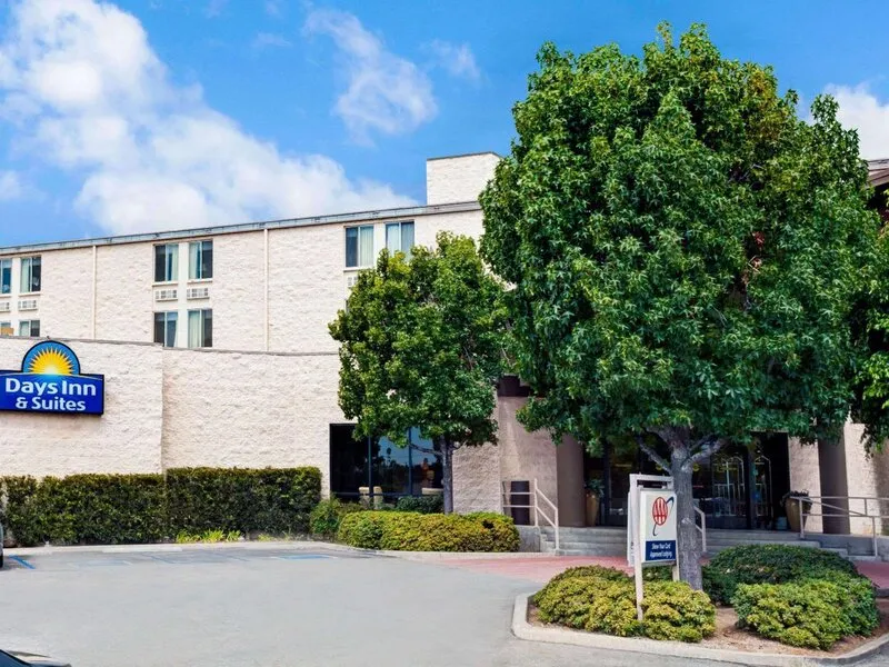 Days Inn & Suites Fullerton · Anbieterbild von TUI