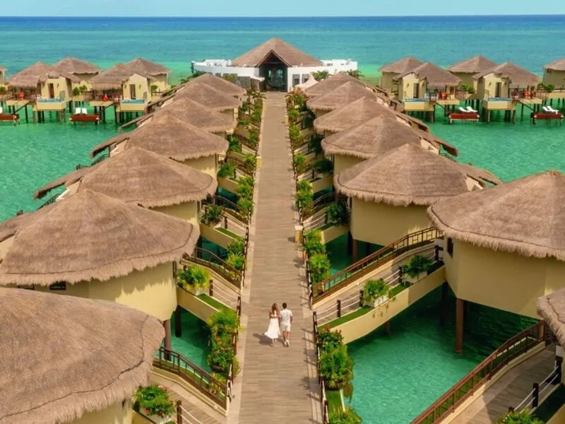Palafitos Overwater Bungalows · Anbieterbild von TUI