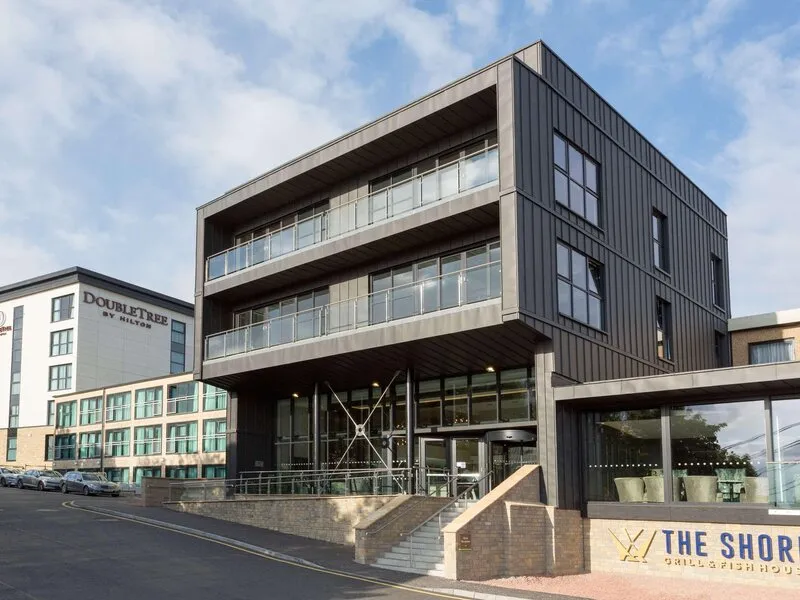 The DoubleTree by Hilton Edinburgh - Queensferry Crossing · Anbieterbild von TUI