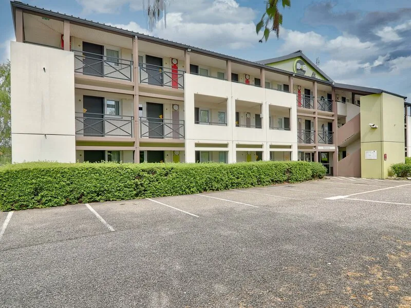 B&B HOTEL Clermont-Ferrand Le Brézet Aéroport · Anbieterbild von TUI