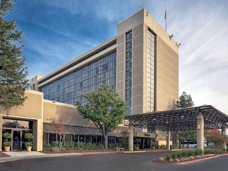 Hilton Sacramento Arden West · Anbieterbild von TUI
