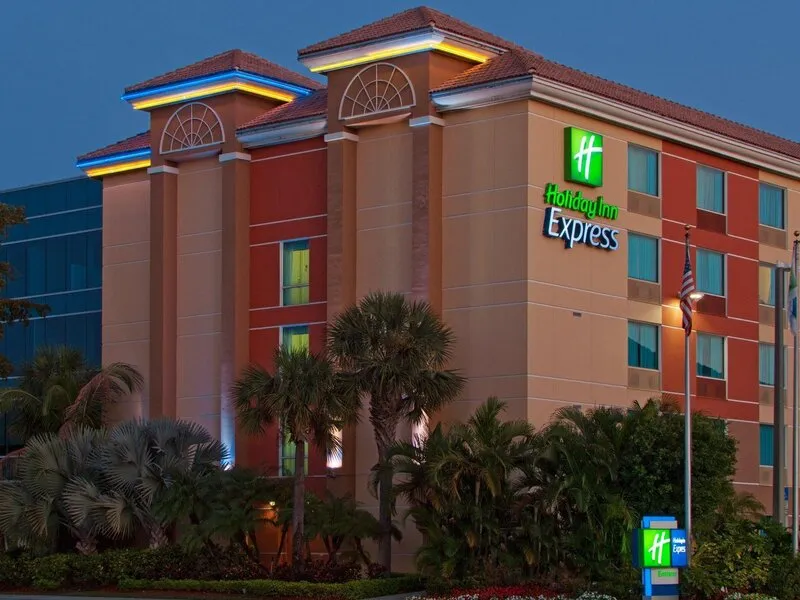 Holiday Inn Express Fort Lauderdale Convention Center Cruise · Anbieterbild von TUI