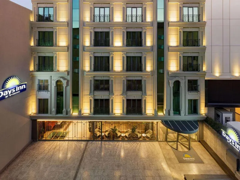 Days Inn by Wyndham Istanbul Bomonti · Anbieterbild von TUI