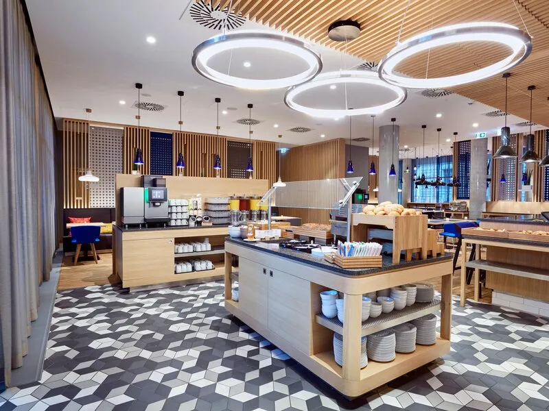 Holiday Inn Express Berlin - Alexanderplatz · Anbieterbild von TUI