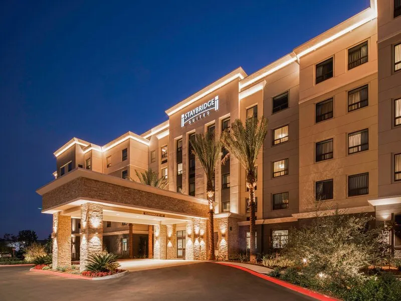 Staybridge Suites Irvine · Anbieterbild von TUI