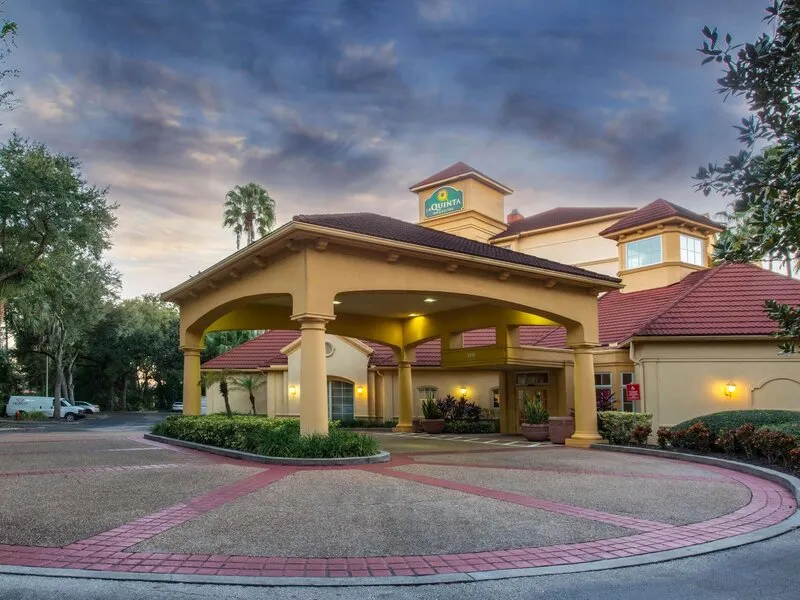 La Quinta Inn & Suites by Wyndham Tampa Brandon Regency Park · Anbieterbild von TUI