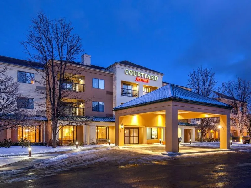 Courtyard Hartford Manchester · Anbieterbild von TUI