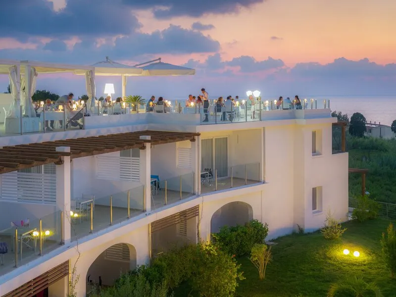Infinity Resort Tropea · Anbieterbild von TUI