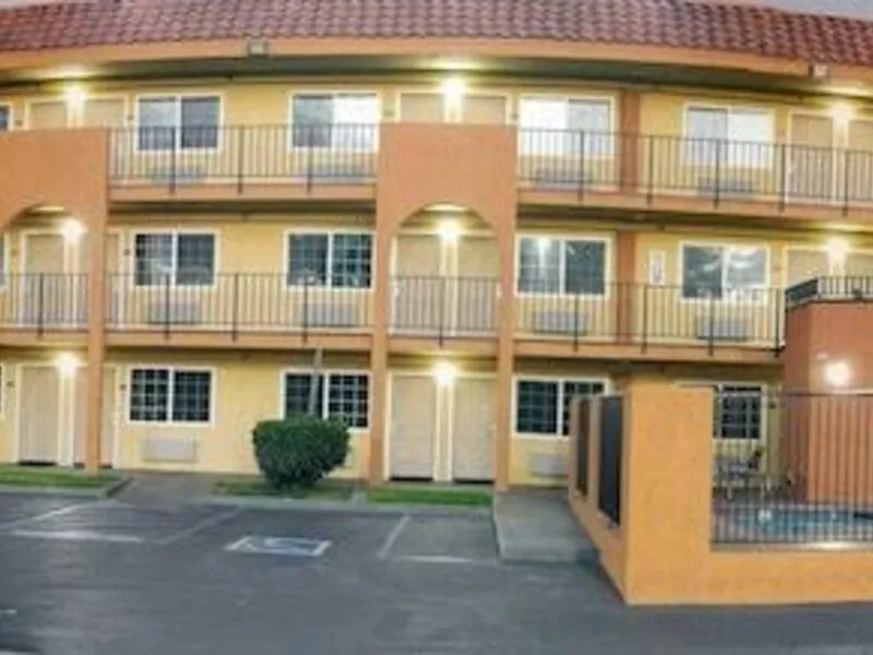 Super 8 by Wyndham Cypress Buena Park Area · Anbieterbild von TUI