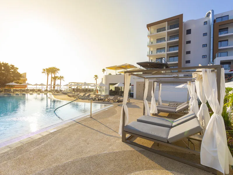 Leonardo Crystal Cove Hotel and Spa by the Sea · Anbieterbild von TUI