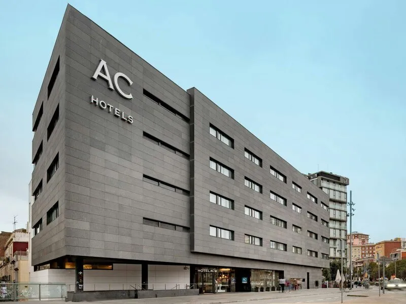 Via Sants Hotel Barcelona, Tapestry Collection by Hilton · Anbieterbild von TUI