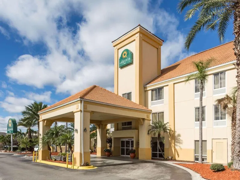 La Quinta Inn & Suites by Wyndham Orlando Universal area · Anbieterbild von TUI