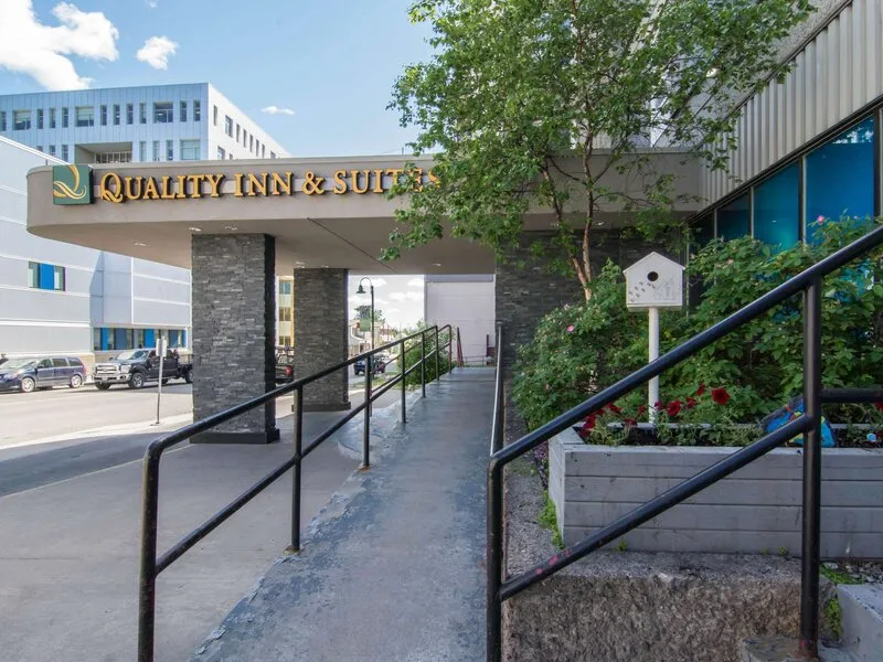 Quality Inn & Suites Yellowknife · Anbieterbild von TUI