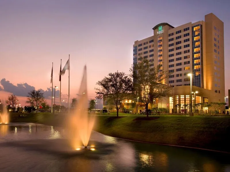 Embassy Suites by Hilton Houston Energy Corridor · Anbieterbild von TUI