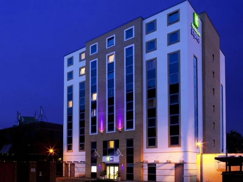 Holiday Inn Express London - Watford Junction · Anbieterbild von TUI