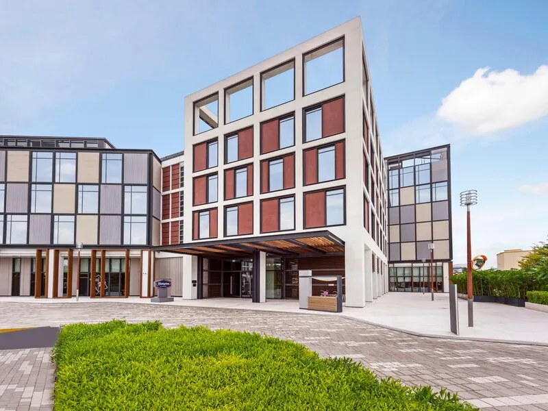 Hampton by Hilton Dubai Al Seef · Anbieterbild von TUI