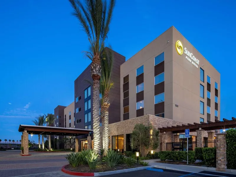 SunCoast Park Hotel Anaheim, Tapestry Collection by Hilton · Anbieterbild von TUI