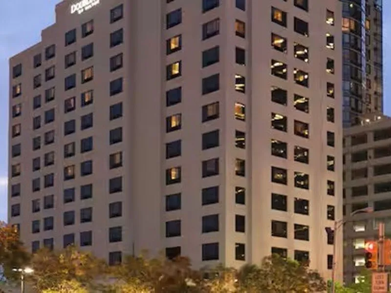 DoubleTree by Hilton Hotel & Suites Jersey City · Anbieterbild von TUI