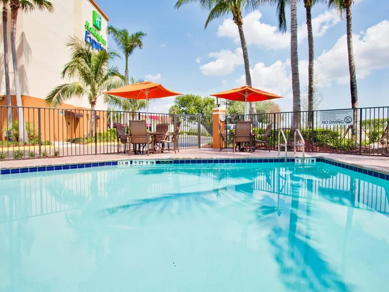 Holiday Inn Express & Suites Ft. Lauderdale Airport West · Anbieterbild von TUI