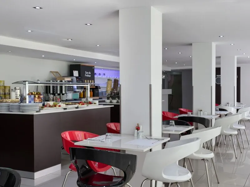 Breeze Boutique Athens · Anbieterbild von TUI