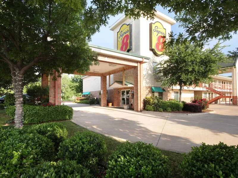 Super 8 by Wyndham Arlington Near AT&T Stadium · Anbieterbild von TUI