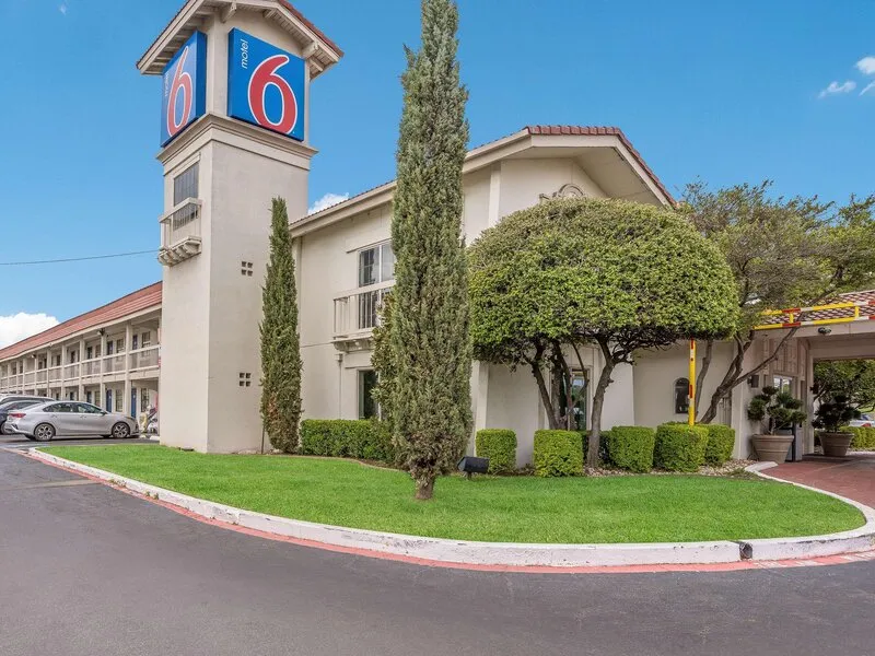 Motel 6 Dallas - Market Center · Anbieterbild von TUI
