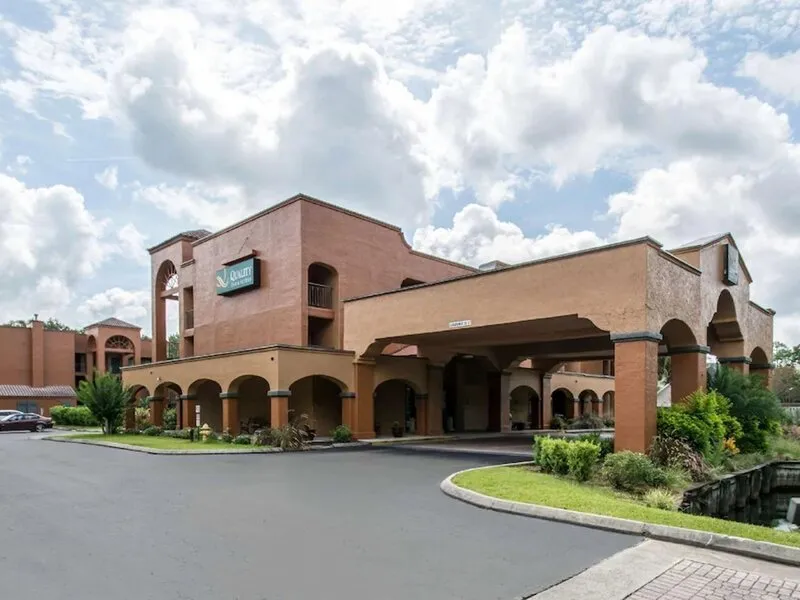 Quality Inn & Suites · Anbieterbild von TUI
