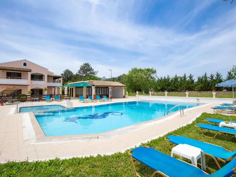 Nikos Pool Apartments - Upper Floor · Anbieterbild von TUI