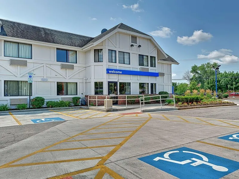 Motel 6 Chicago North - Glenview · Anbieterbild von TUI