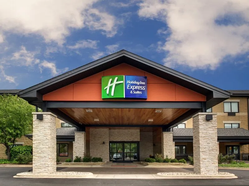 Holiday Inn Express & Suites Aurora - Naperville · Anbieterbild von TUI