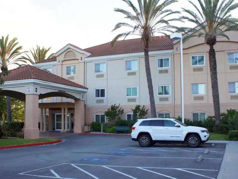 Fairfield Inn and Suites by Marriott San Francisco San Carlos · Anbieterbild von TUI