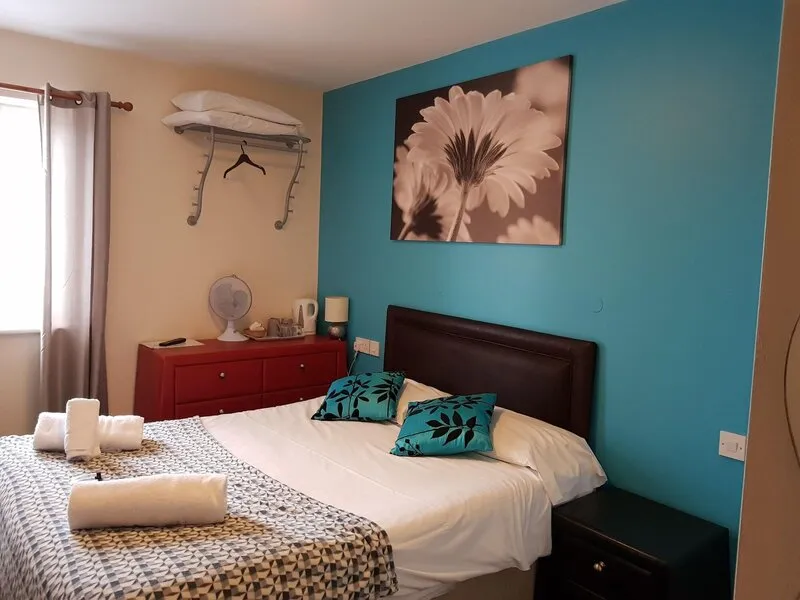 GO2 Gloucester Hotel by OYO · Anbieterbild von TUI